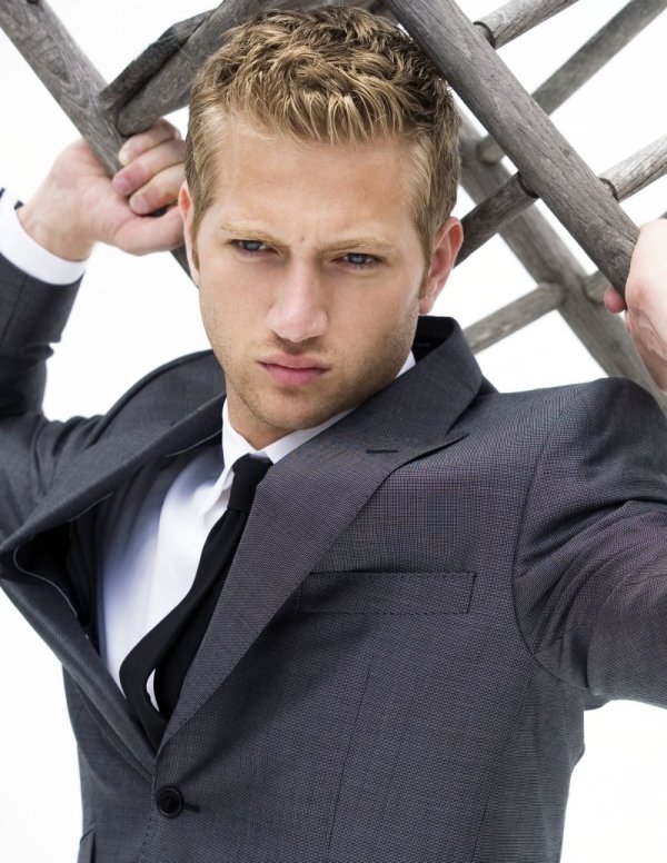 Portrait | Derek Huckins by Karl Simone