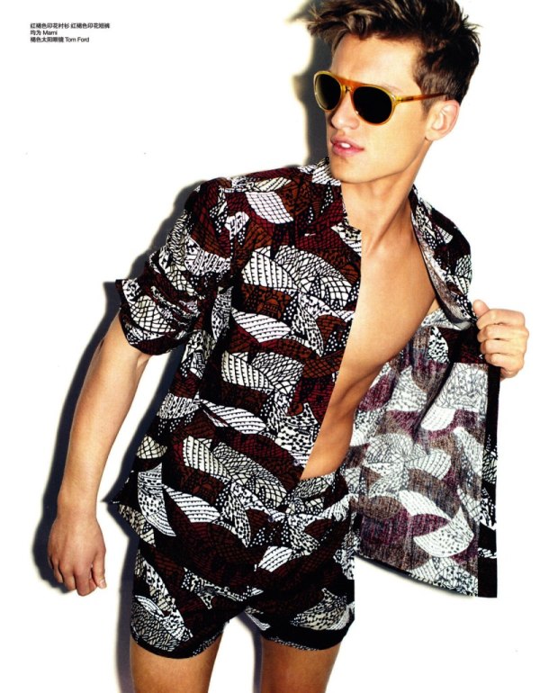 Vladimir Ivanov by Alexi Lubomirski in Match Print | Men’s Vogue China Spring 2010