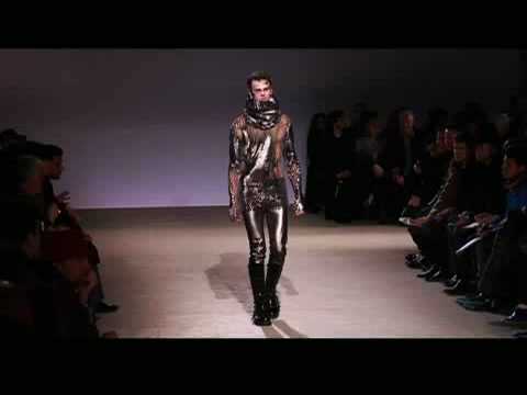 Runway Video – Gareth Pugh Fall 2009