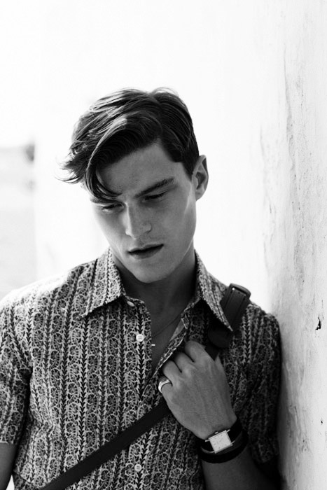 Oliver Cheshire Relaxes in Mykonos for Shortlist – The Fashionisto