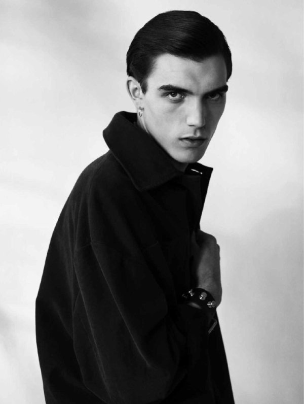 Danny Hoggins by Lonny Spence for Varon