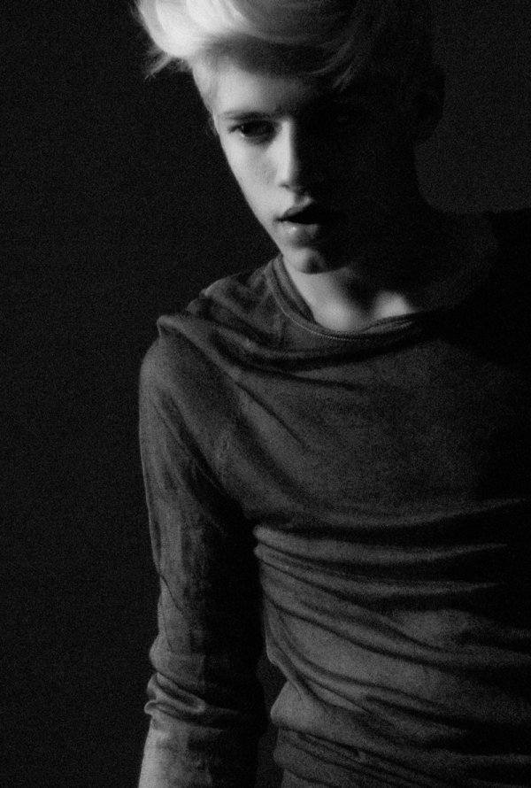 Emmanuel Ventura by Ítalo Gaspar | White in Black