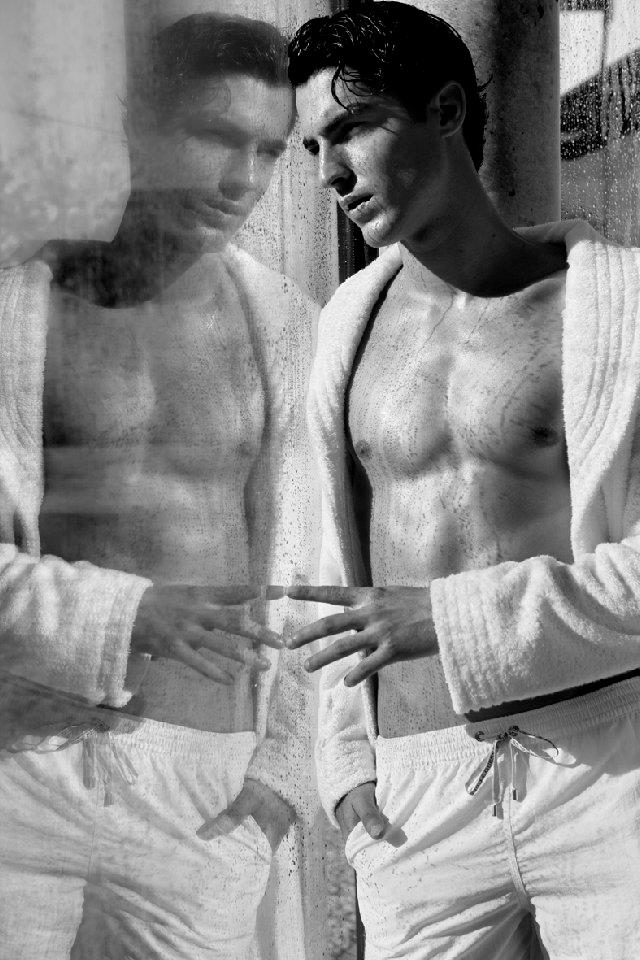 Antonio Navas Hits the Pool for Germaine de Capuccini’s Beauty Campaign