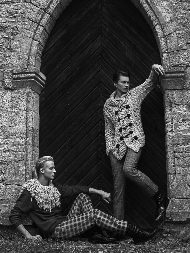 Sander wears pullover Projekt, trousers Kalle HT and scarf Kristel Kuslapuu. Kristjan wears cardigan Kristel Kuslapuu and trousers Kalle HT.