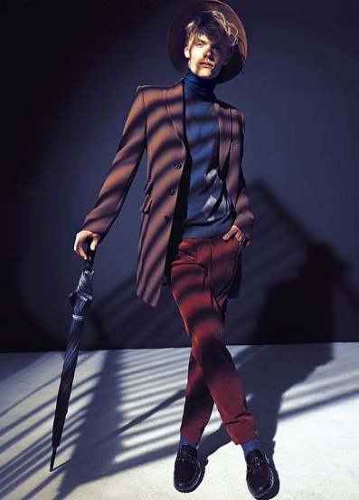 Kristians Silis is in a Mood for Serious Style in Código Único