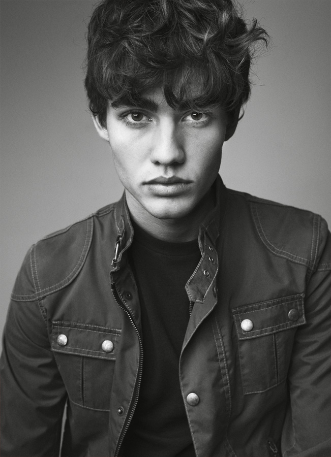 Carlos Ortiz by Fede Delibes