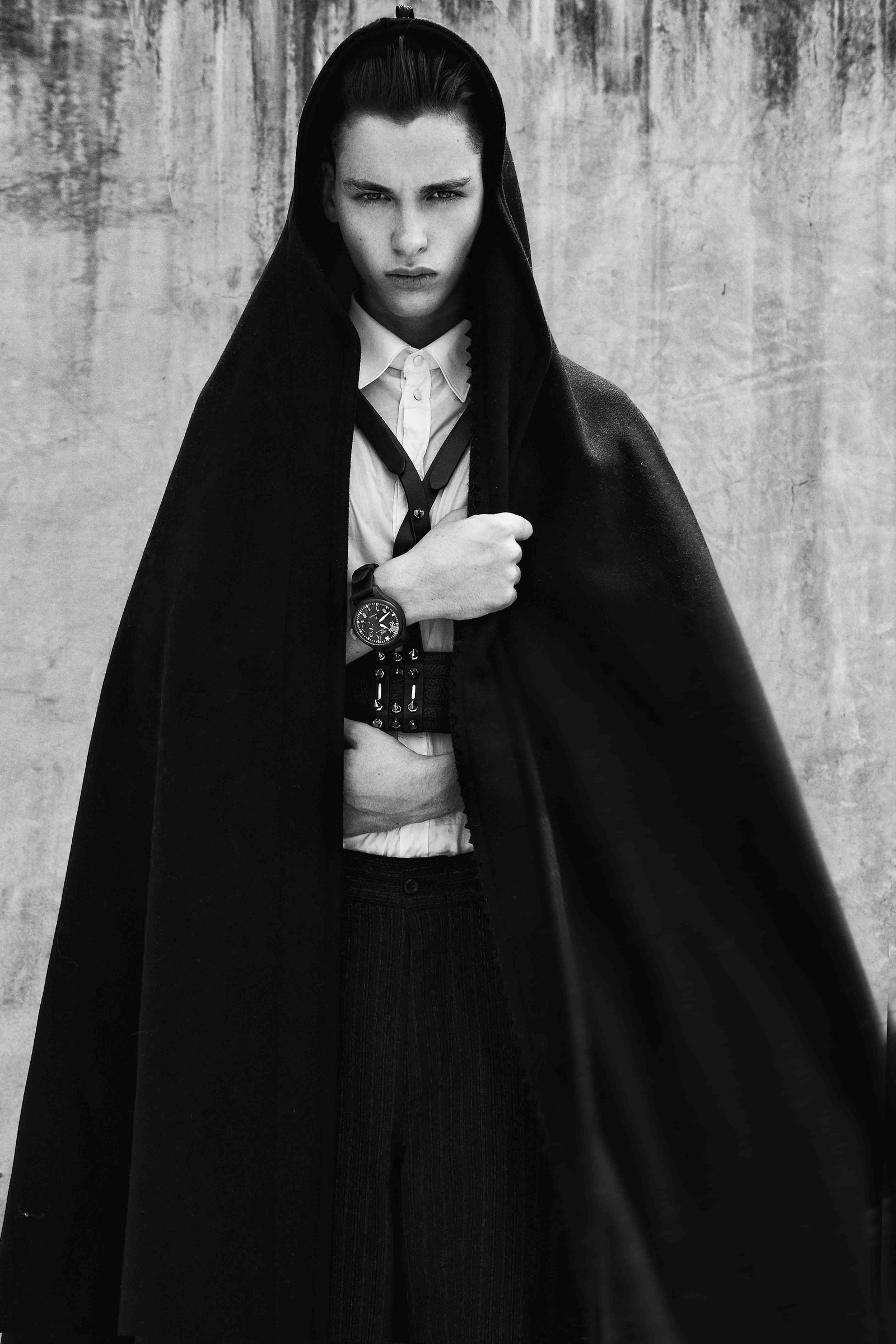 Jasper G Splits into Two for Designare Homme