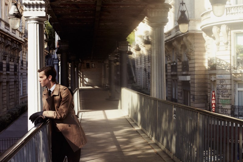 Vincent LaCrocq Dons the Trench for L'Optimum – The Fashionisto