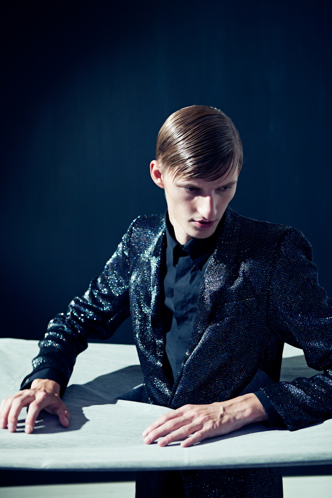 Pascal Bonvie, Ibra Cisse & Henning B Live in a Surreal World for Hero #8