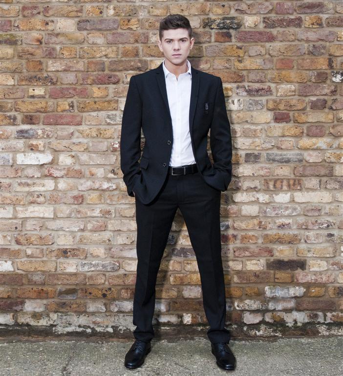 luke campbell suit Large