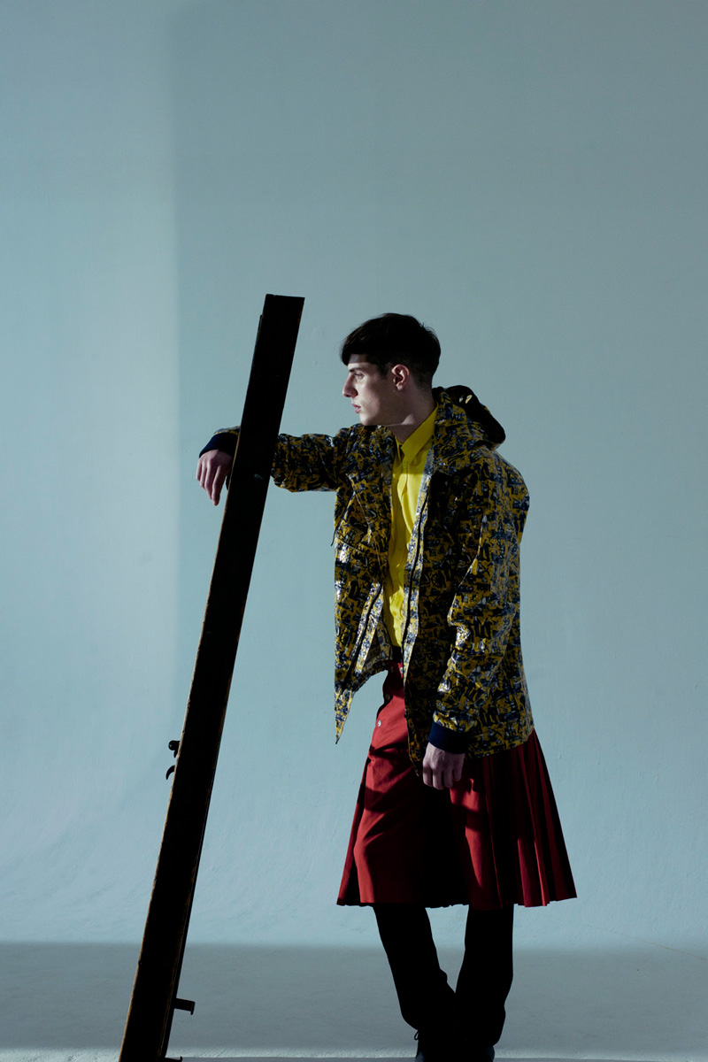 Aaron Vernon Dons Spring Prints & Colors for Men's Uno China – The ...