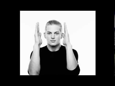 Sebastian Sauvé Directs Himself Taking the Big Chop