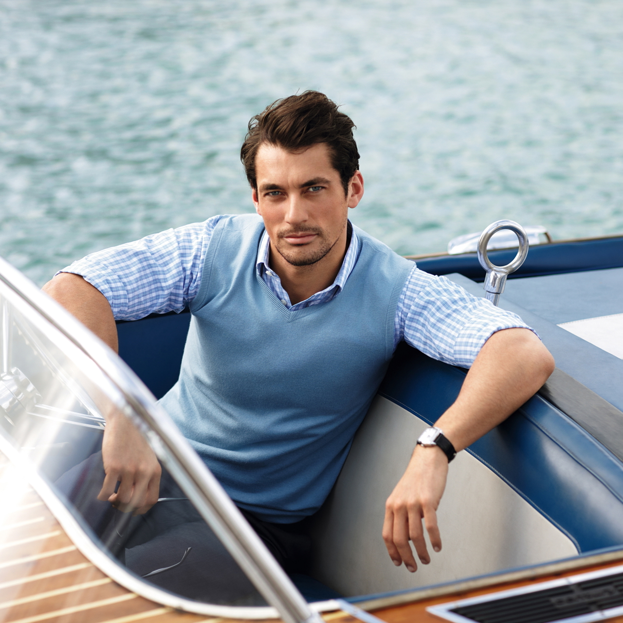 Довольно симпатичный. David Gandy яхта. David Gandy 2022. Дэвид Ганди модель. Дэвид Ганди на яхте.