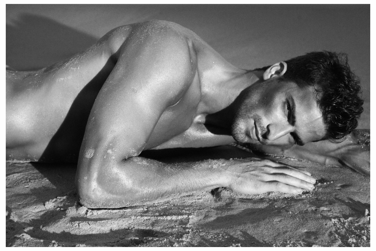 Felipe Mattos Scorches in Front of Photographer Ronald Luv
