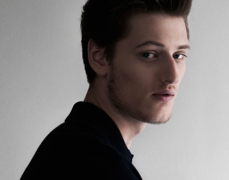 Demy Matzen by César Segarra for Fashionisto Exclusive