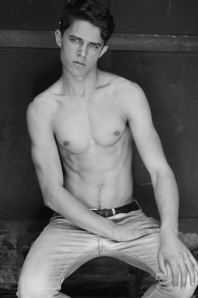 Cesar Perin Captures George Elliott