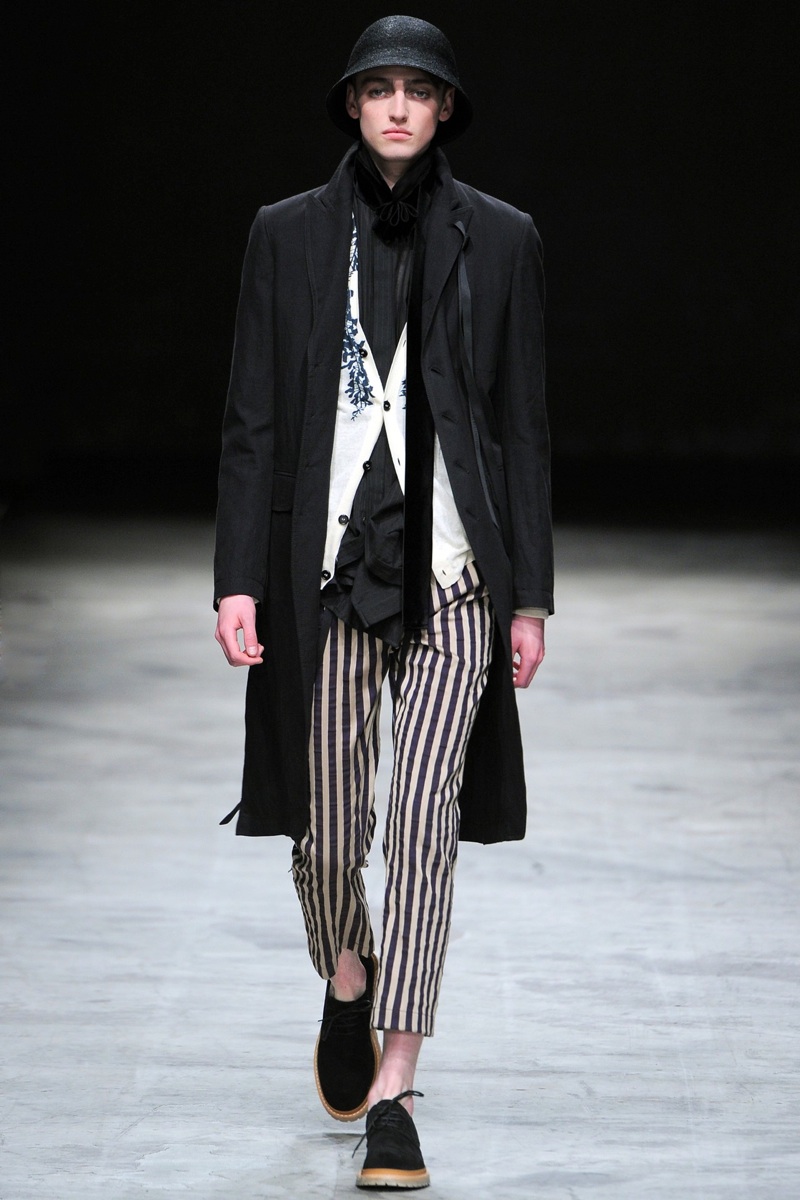 Ann Demeulemeester Spring/Summer 2014 Menswear | Paris Fashion Week ...