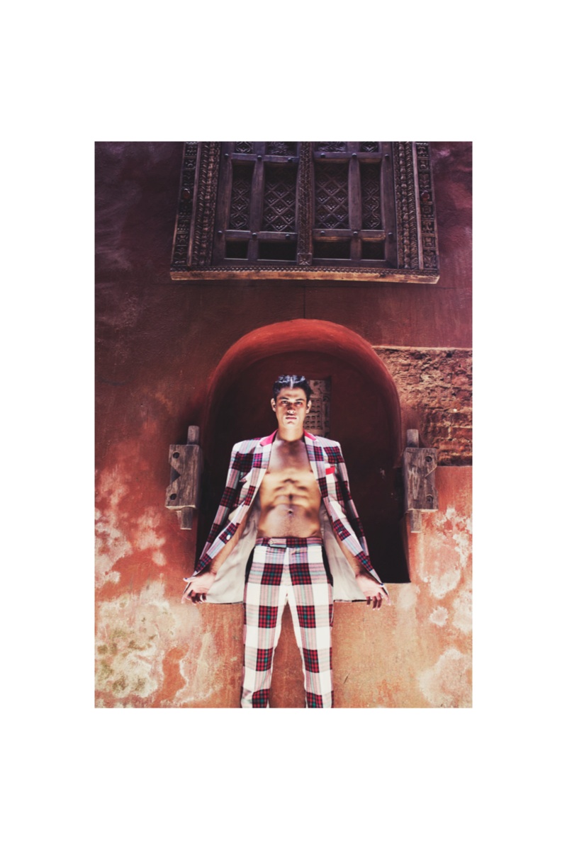 Jairo Shoots with Dilia Oviedo at the House of Saïd Musa