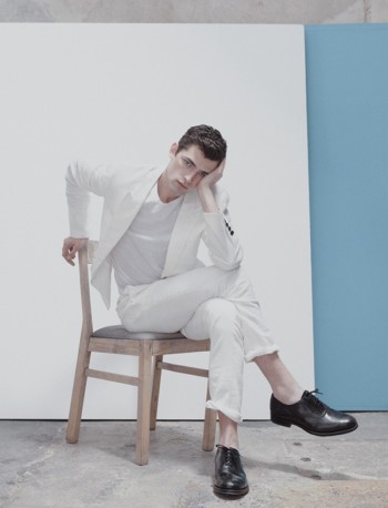 Sean O'Pry Plays with Minimalism for Elle Man Mexico's Cover Story ...