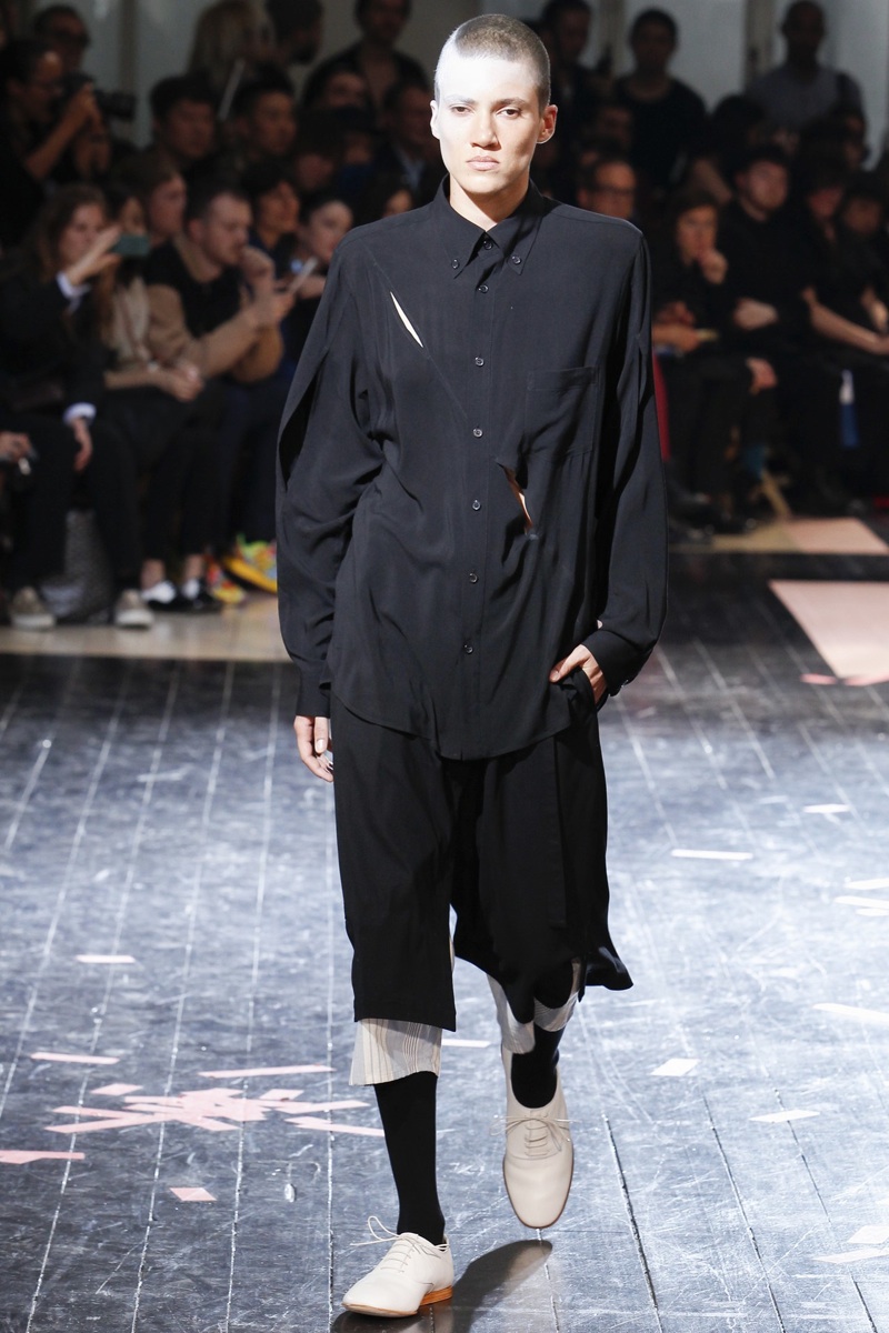 Yohji Yamamoto Spring/Summer 2014 | Paris Fashion Week | The Fashionisto