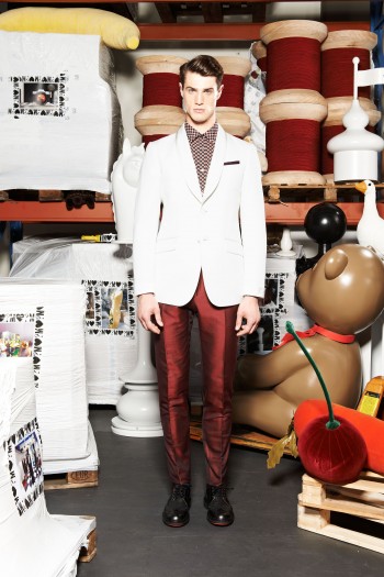 34 Moschino