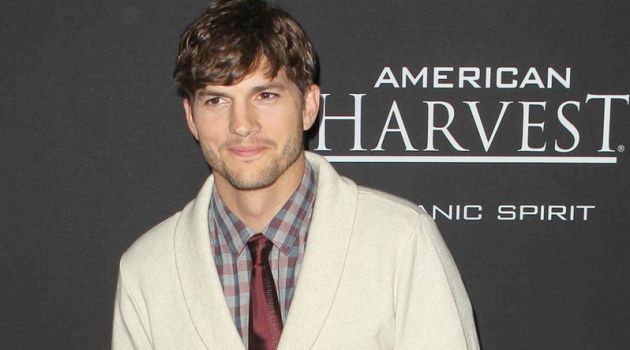 A smart vision, Ashton Kutcher attends the Los Angeles premiere of Jobs.