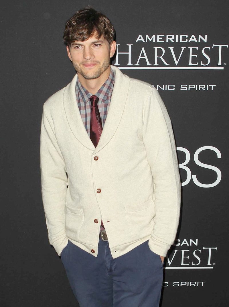 A smart vision, Ashton Kutcher attends the Los Angeles premiere of Jobs.