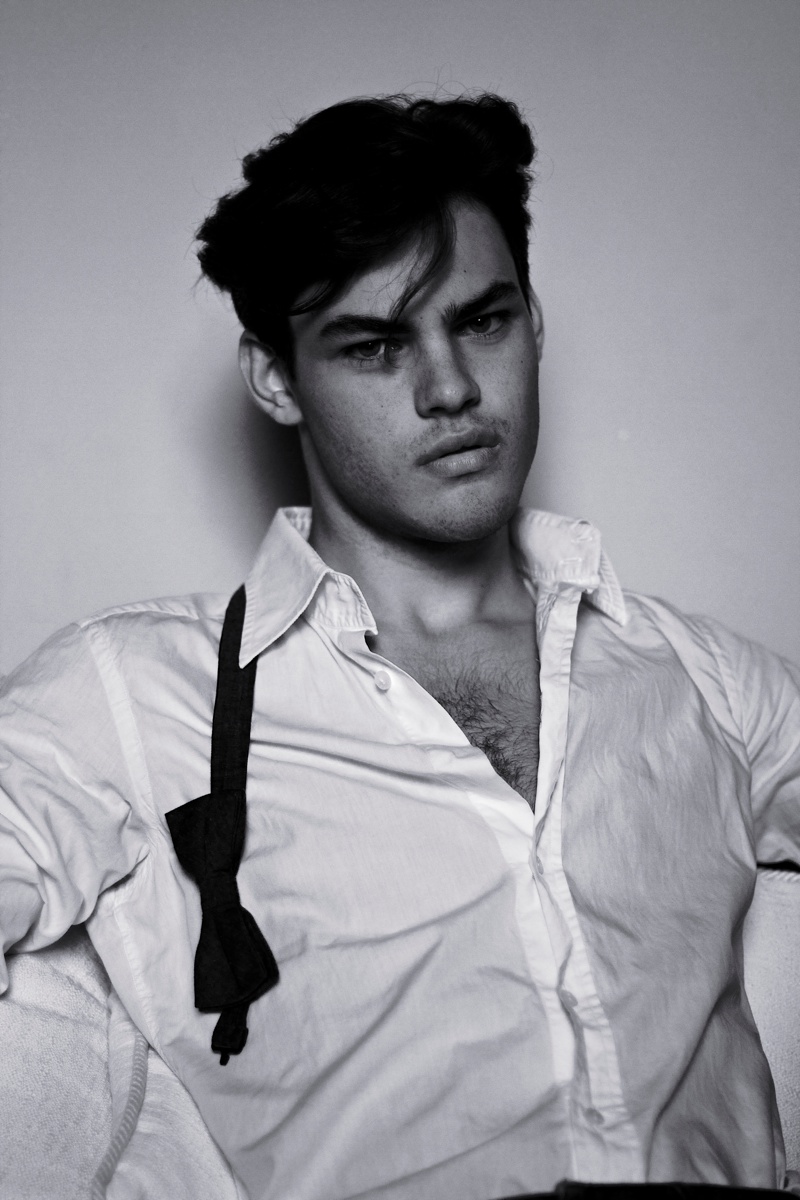 Nacho Martínez Captures a ‘Hot Afternoon’ with Jorge Padro