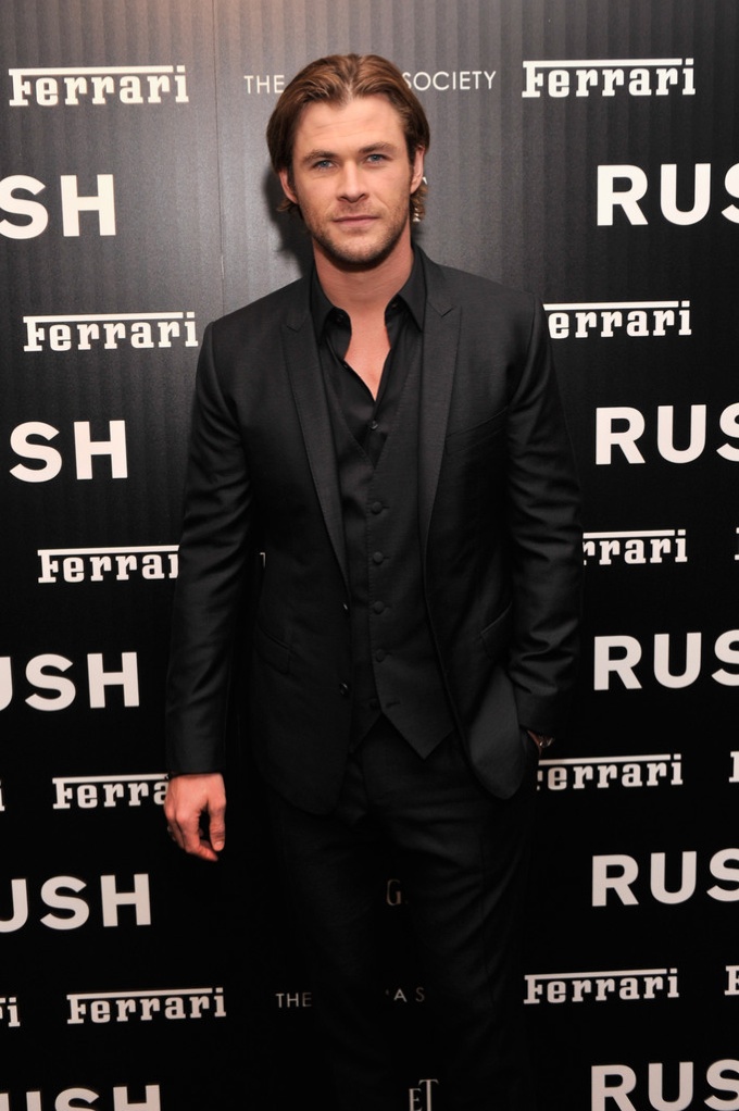 Chris Hemsworth Wears Dolce & Gabbana to New York Premiere of ‘Rush’