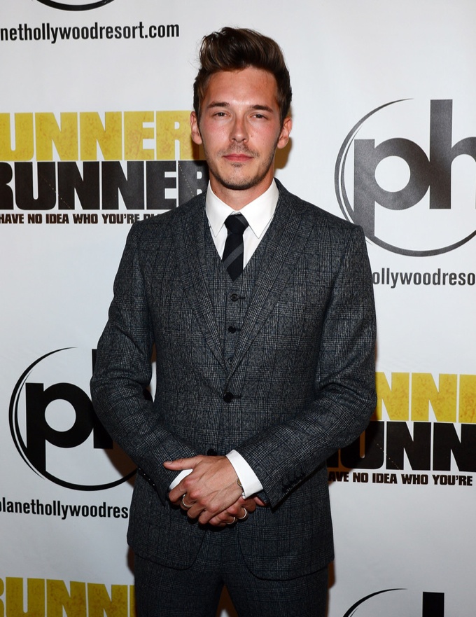 Sam Palladio Wears John Varvatos to ‘Runner Runner’ Premiere