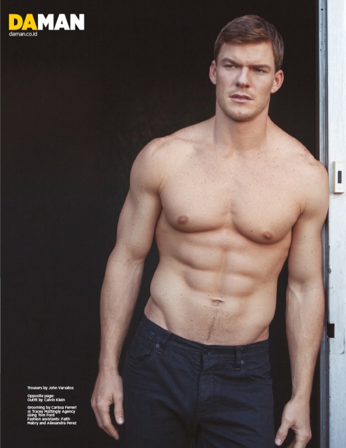 Alan Ritchson shirtless picture