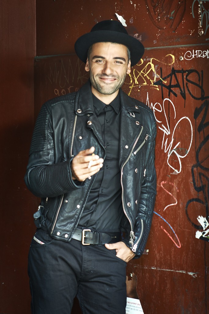 wwd.com oscar isaac 03