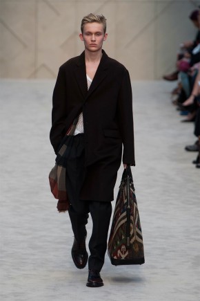 burberry prorsum fall winter 2014 show 0010