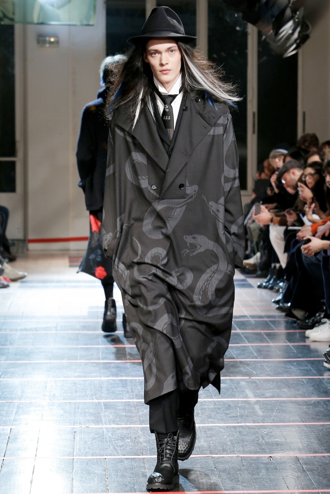 Yohji Yamamoto Fall/Winter 2014 | Paris Fashion Week – The Fashionisto