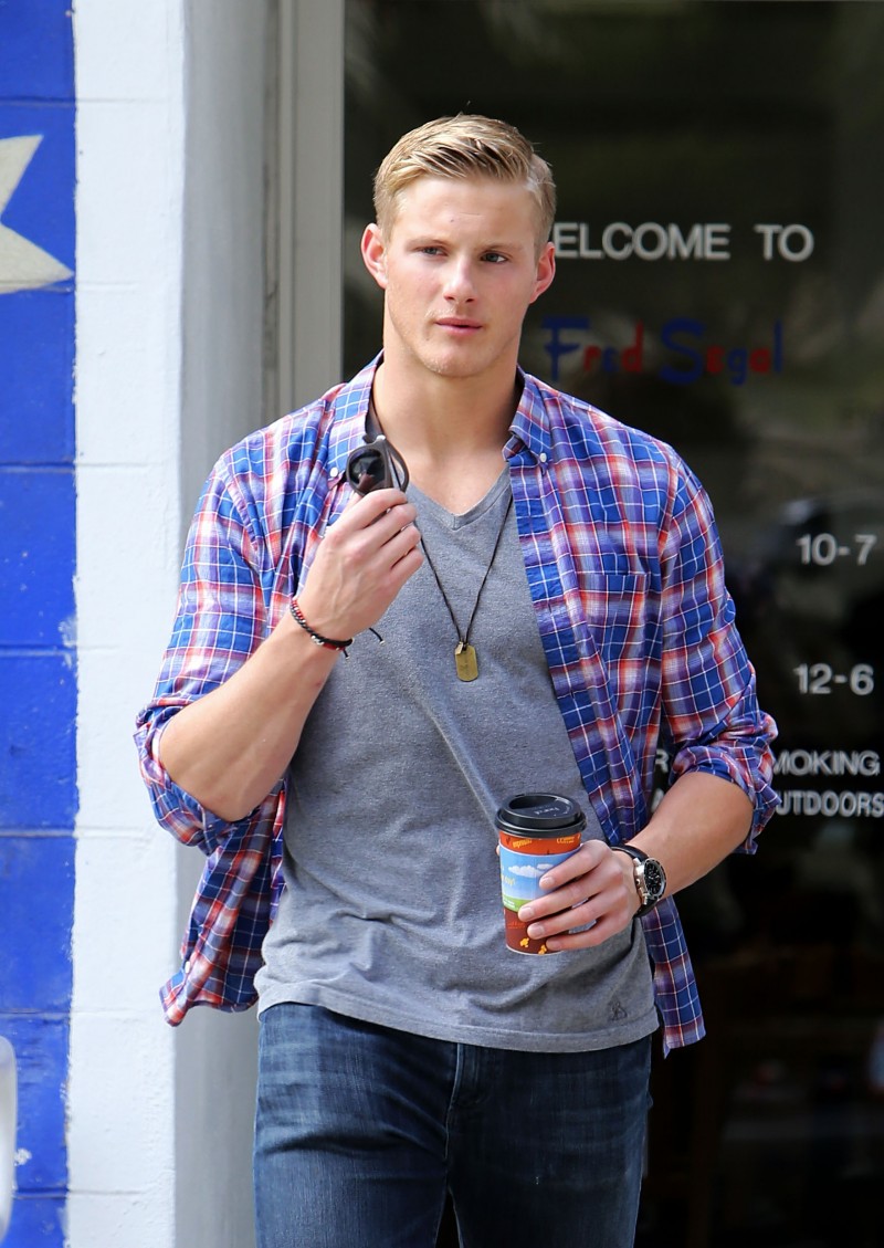 Alexander Ludwig » BVLGARI Style Watch | Aaron Paul, Dave Franco, Idris Elba + More Alexander Ludwig