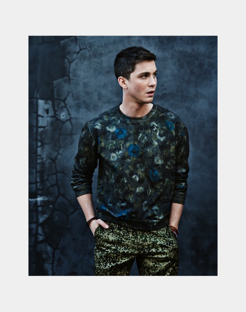 logan-lerman-photos-002