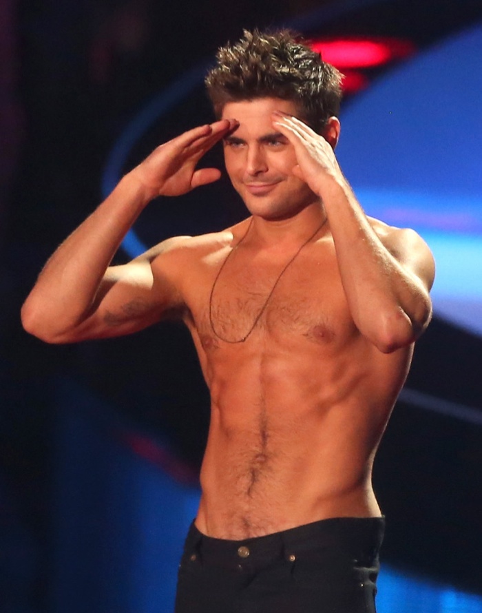 zac-efron-shirtless-mtv-movie-awards-photos-011