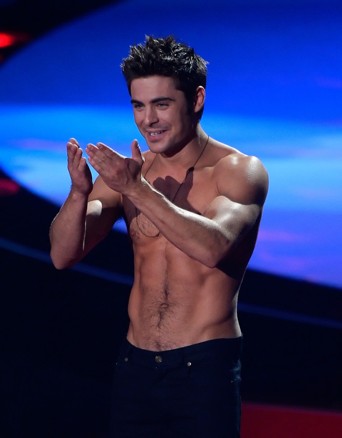 zac-efron-shirtless-mtv-movie-awards-photos-016