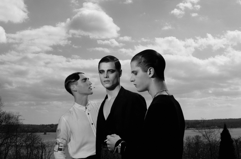 Photographed by Therese + Joel, models Anatol Modzelewski, Florian Neuville, Nate Hill appear in a 1920s Berlin-inspired fashion editorial for Tabula Rasa. » 1920s Men's Hairstyles: The Best Gentlemen Looks Photographed by Therese + Joel, models Anatol Modzelewski, Florian Neuville, Nate Hill appear in a 1920s Berlin-inspired fashion editorial for Tabula Rasa.