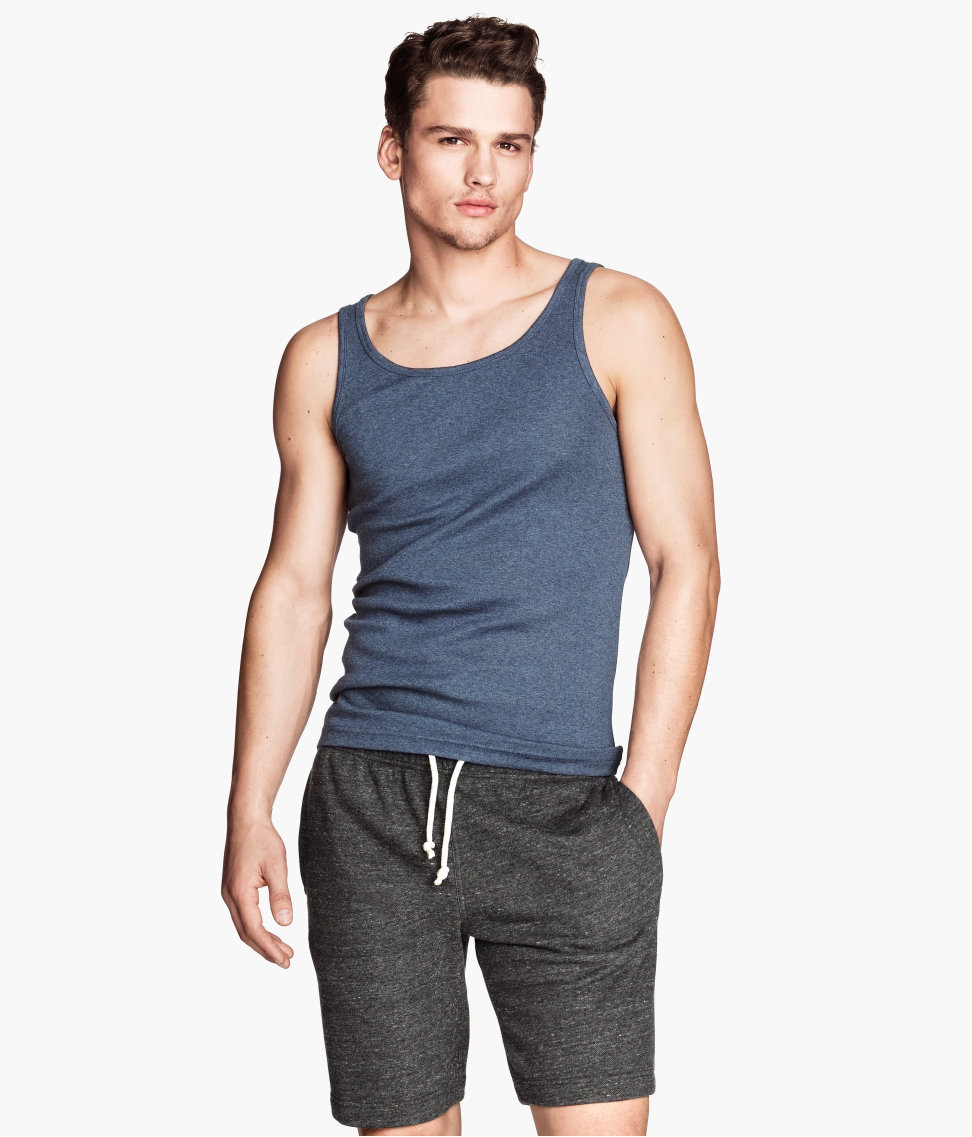 Simon Nessman Gets Sporty in H&M Activewear – The Fashionisto