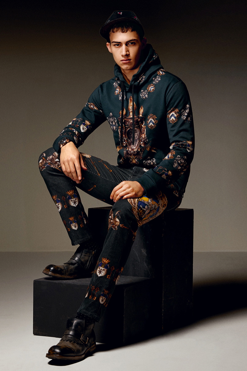 Dolce-and-Gabbana-Fall-Winter-2014-Men-Look-Book-Model-Images-096