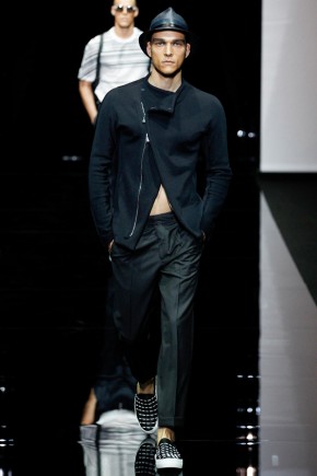 Emporio Armani Men Spring Summer 2015 Milan Fashion Week 012