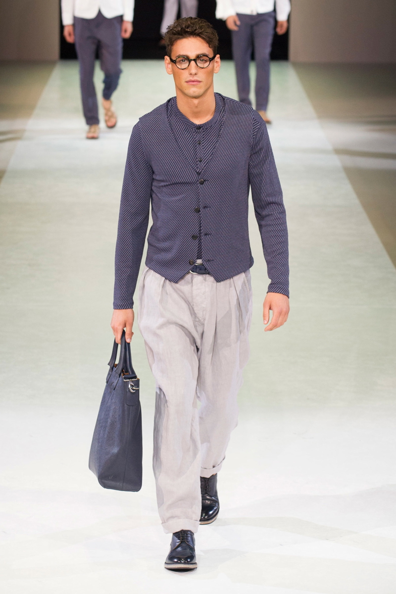 Giorgio-Armani-Men-Spring-Summer-2015-Milan-Fashion-Week-040 » 8 Different Ways to Wear Your Waistcoat: From Casual to Formal Giorgio-Armani-Men-Spring-Summer-2015-Milan-Fashion-Week-040