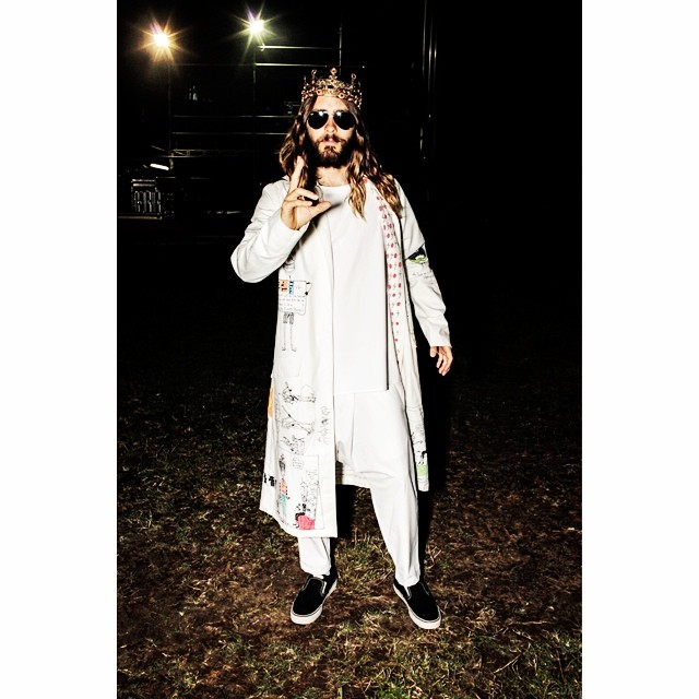 Jared-Leto-Crown-002