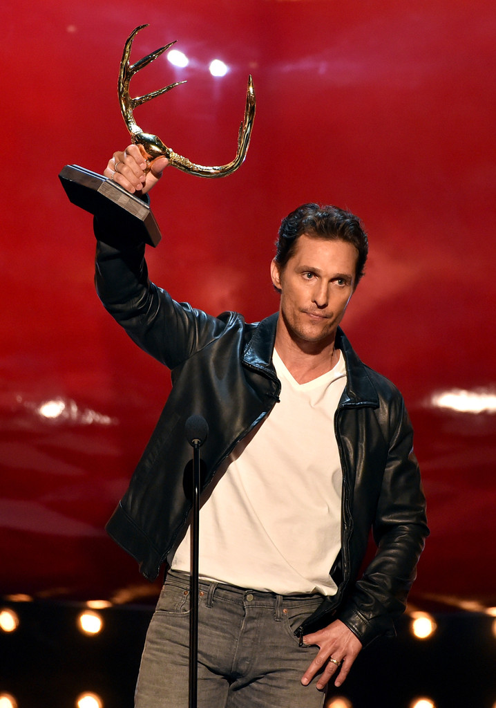 Accepting the award for 'Guy of the Year', Matthew McConaughey wears a casual look from Dolce & Gabbana.