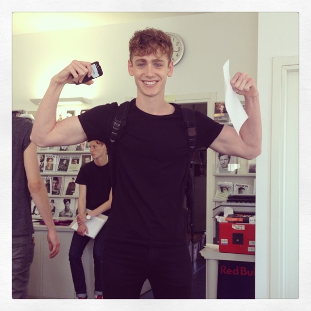 Tom Webb flexes his guns, fashion week excitement?