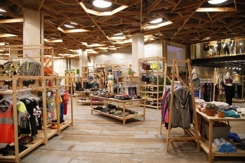 Wow! The Biggest Urban Outfitters in the World Comes to Herald Square ...