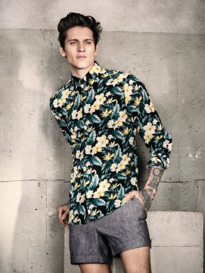 Leebo Freeman Models Summer Styles for H&M – The Fashionisto
