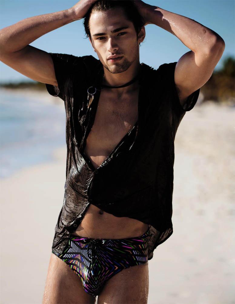 Sean O'Pry also knows how to relax when hitting the beach. Here he is by photographer Enrique Badulescu in 2009.