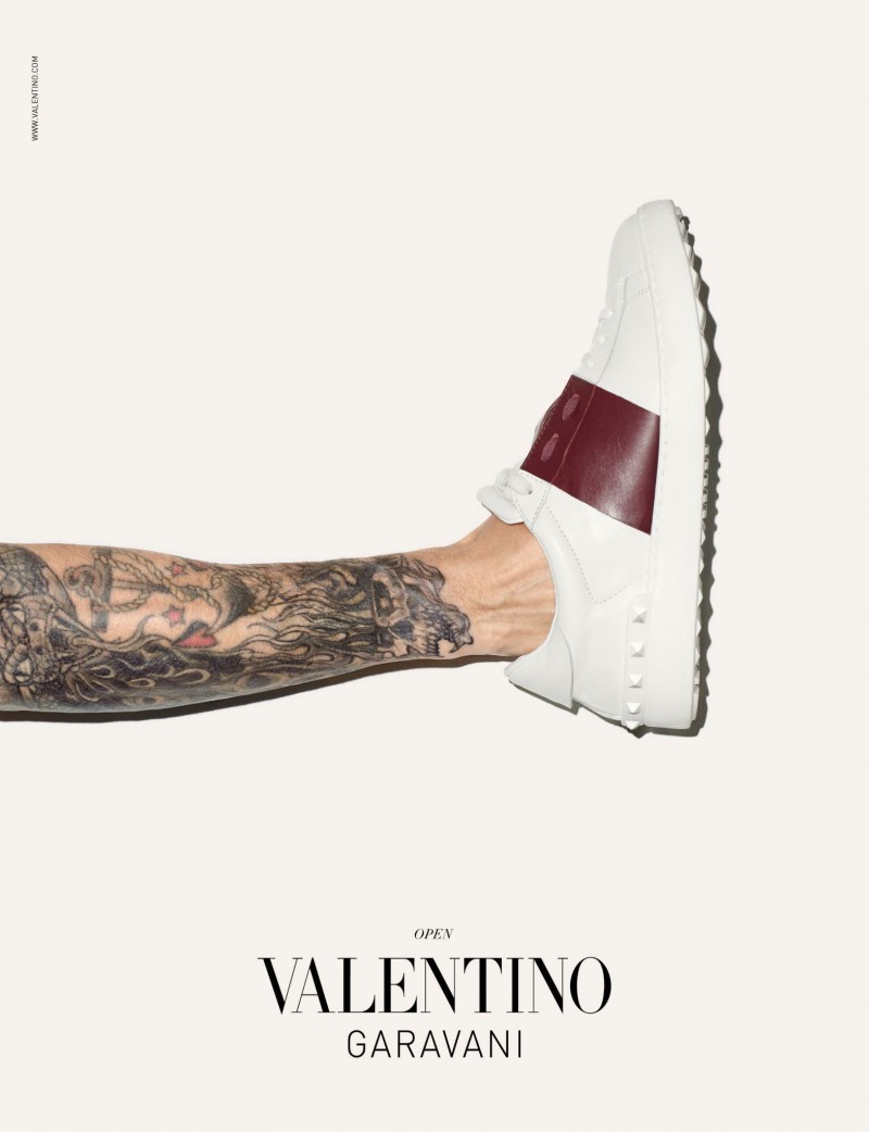 Valentino-Men-Sneakers-Campaign-Terry-Richardson-002